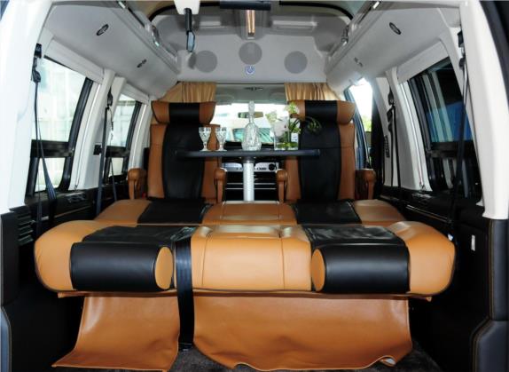 SAVANA 2014款 6.0L 2500S 车厢座椅   后备厢