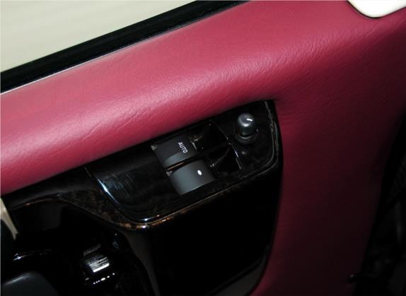 SAVANA 2014款 5.3L 1500S 车厢座椅   门窗控制