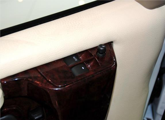 SAVANA 2014款 5.3L 四驱领袖版 车厢座椅   门窗控制