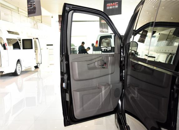 SAVANA 2017款 6.0L 3500 行政版 车厢座椅   前门板