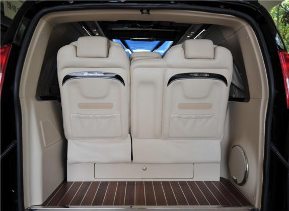SAVANA 2019款 6.0L GL750 雅尊天逸版 车厢座椅   后备厢