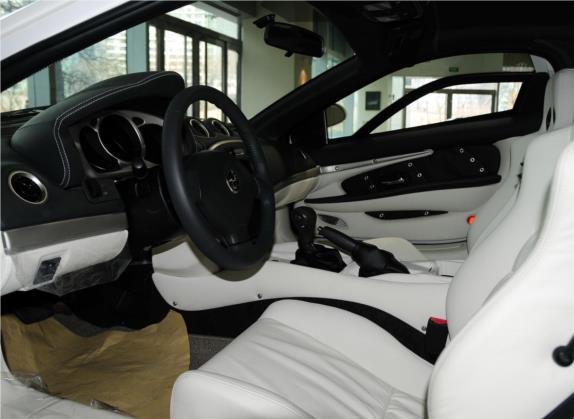 大蛇 2010款 3.3L 自动标准型 车厢座椅   前排空间