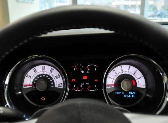 嘉路 2010款 3.7L 敞篷版 中控类   仪表盘
