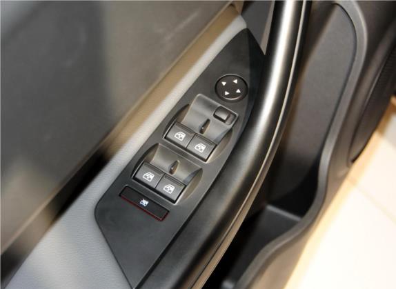 观致3 2014款 三厢 1.6L 手动致享型 车厢座椅   门窗控制