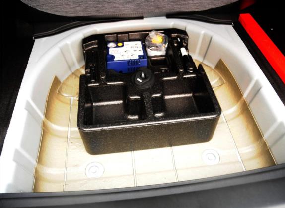 观致3 2014款 三厢 1.6L 自动致悦型 其他细节类   备胎