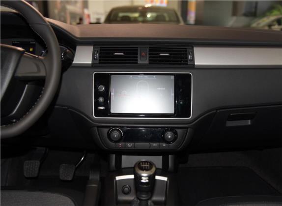 观致3 2015款 都市SUV 1.6T 手动型动派 中控类   中控台