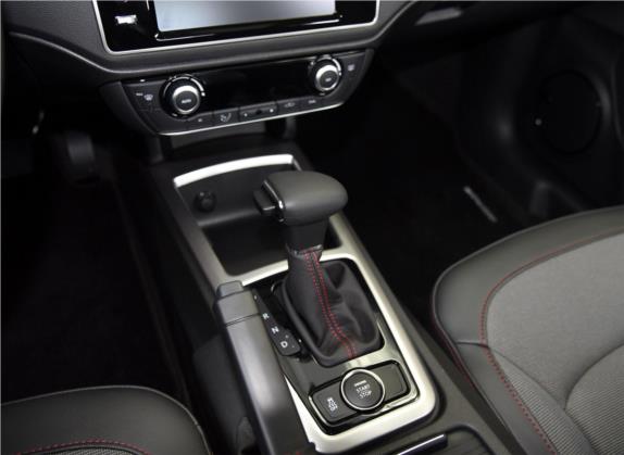 观致3 2015款 都市SUV 1.6T 自动致酷型 中控类   挡把