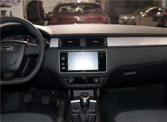 观致3 2016款 都市SUV 1.6T 手动致悦型 中控类   中控台