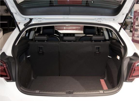 观致3 2016款 都市SUV 1.6T 手动致悦型 车厢座椅   后备厢