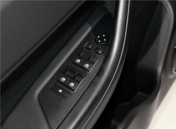 观致3 2016款 都市SUV 1.6T 自动致酷型 车厢座椅   门窗控制