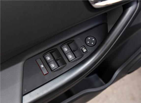 观致3 2016款 三厢 1.6L 自动致享型 车厢座椅   门窗控制
