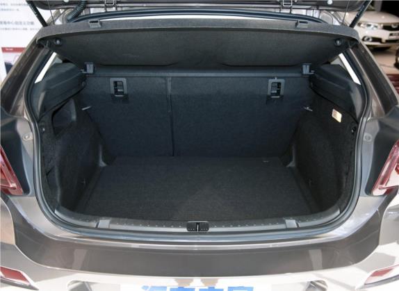 观致3 2017款 都市SUV 1.6T 手动致悦型 车厢座椅   后备厢