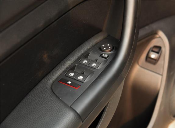 观致5 2016款 1.6T 手动舒适型 车厢座椅   门窗控制