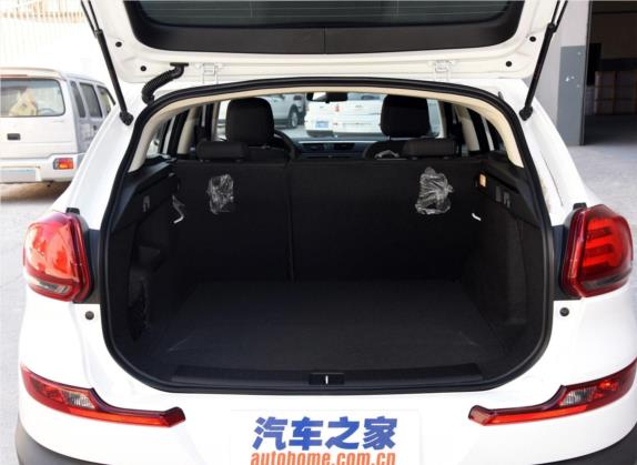 观致5 2016款 1.6T 自动舒适型 车厢座椅   后备厢