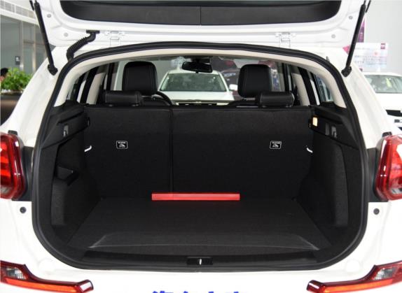 观致5 2018款 改款 1.6T 自动尊贵型 车厢座椅   后备厢
