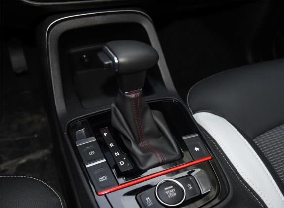 观致5 2019款 1.6T 自动 智云互联（AliOS）版尊贵版 中控类   挡把