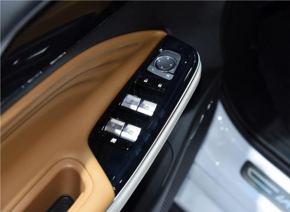 广汽丰田iA5 2019款 领先版 车厢座椅   门窗控制