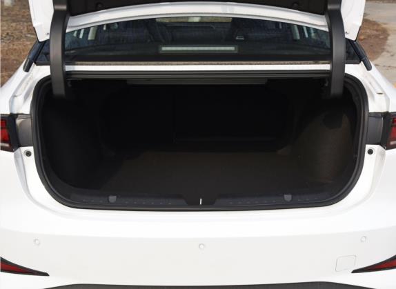 广汽丰田iA5 2022款 尊贵版 车厢座椅   后备厢