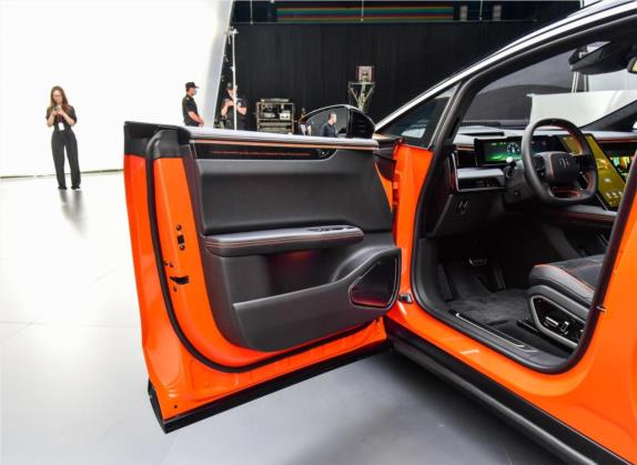高合HiPhi X 2021款 创始版6座 车厢座椅   前门板