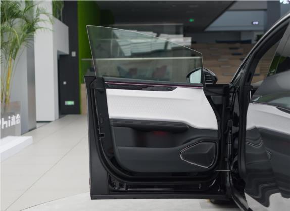 高合HiPhi X 2022款 智远版6座 长续航版 车厢座椅   前门板
