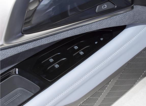 高合HiPhi Z 2023款 五座版 车厢座椅   门窗控制