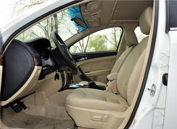 传祺GA5 2011款 2.0L 自动豪华版 车厢座椅   前排空间