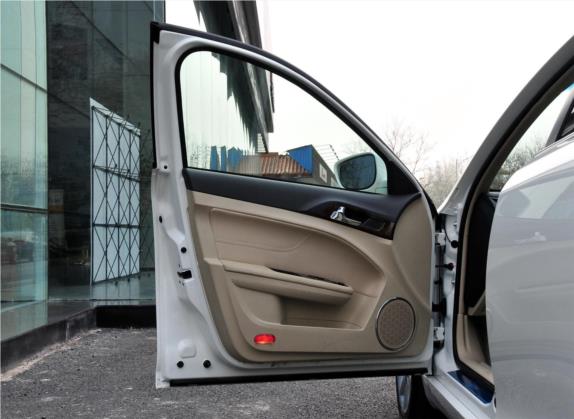 传祺GA5 2011款 2.0L 自动豪华版 车厢座椅   前门板