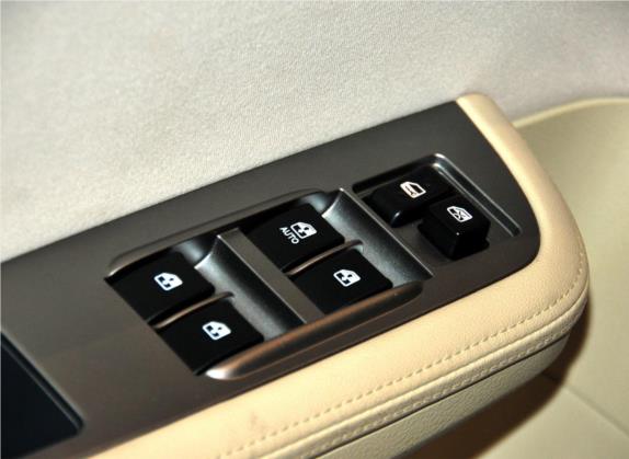 传祺GA5 2012款 1.8L 手动舒适型 车厢座椅   门窗控制