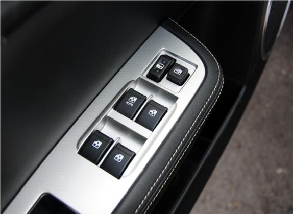 传祺GA5 2013款 2.0L 自动精英版 车厢座椅   门窗控制