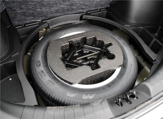 传祺GS5 2012款 2.0L 自动两驱豪华版 其他细节类   备胎