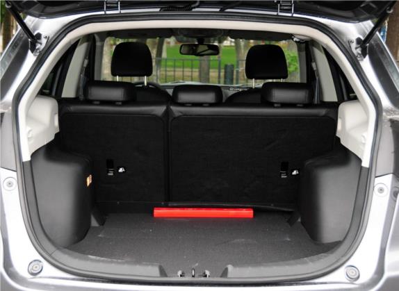 传祺GS5 2012款 2.0L 自动两驱豪华版 车厢座椅   后备厢