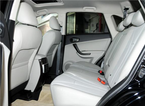 传祺GS5 2013款 2.0L 手动两驱浅内特别版 车厢座椅   后排空间