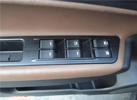 传祺GS5 2013款 1.8T 自动两驱五周年纪念版 车厢座椅   门窗控制