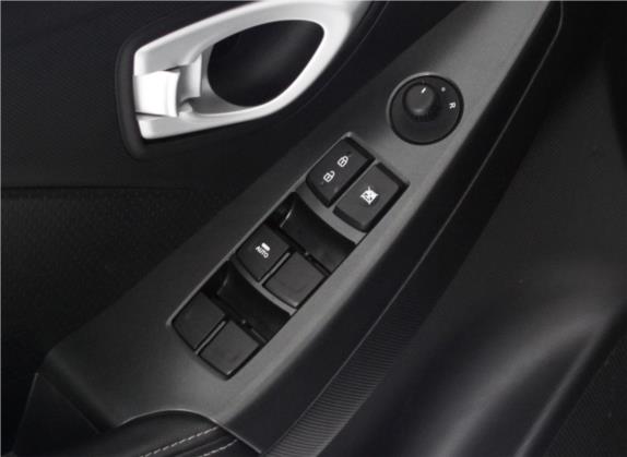 传祺GA3 2014款 1.6L 自动精英智慧版 车厢座椅   门窗控制