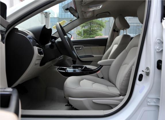传祺GA6 2015款 1.6T 手动舒适型 车厢座椅   前排空间