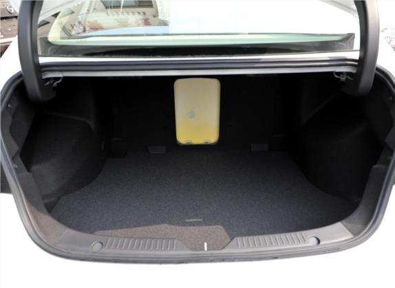 传祺GA6 2015款 1.6T 手动舒适型 车厢座椅   后备厢