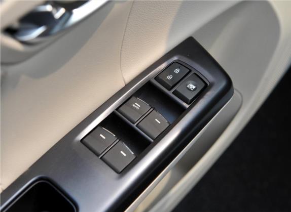 传祺GA6 2015款 1.6T 手动舒适型 车厢座椅   门窗控制