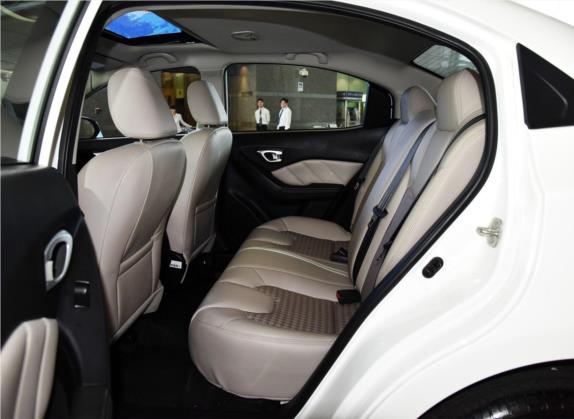 传祺GA3S视界 2016款 200T 手动豪华ESP版 车厢座椅   后排空间