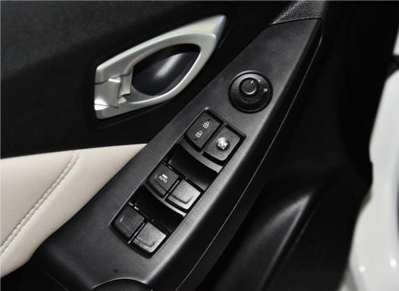传祺GA3S视界 2016款 200T 手动豪华ESP版 车厢座椅   门窗控制