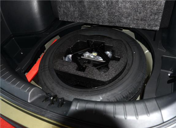 传祺GS5 Super 2015款 1.8T 自动两驱豪华版 其他细节类   备胎