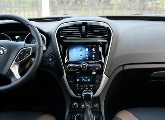 传祺GS5 Super 2015款 1.8T 自动两驱尊贵版 中控类   中控台