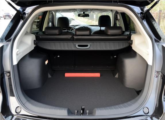 传祺GS5 Super 2015款 1.8T 自动两驱尊贵版 车厢座椅   后备厢