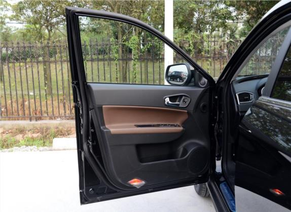 传祺GS5 Super 2015款 1.8T 自动两驱尊贵版 车厢座椅   前门板