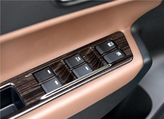 传祺GS5 Super 2015款 1.8T 自动两驱尊贵版 车厢座椅   门窗控制