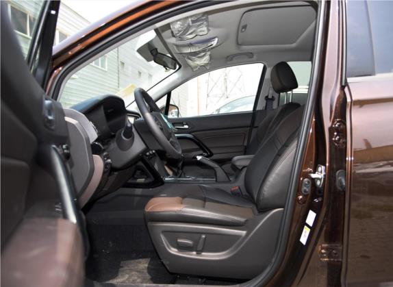 传祺GS4 2016款 235T 手动豪华版 车厢座椅   前排空间