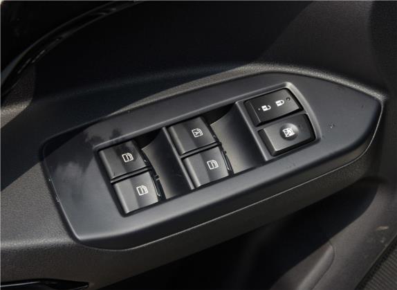 传祺GS4 2019款 270T 手动两驱精英版 车厢座椅   门窗控制