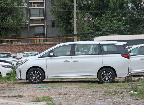 传祺M8 2023款 领秀系列 390T 豪华版 外观   正侧