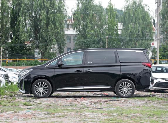 传祺M8 2023款 领秀系列 390T 尊贵版 外观   正侧