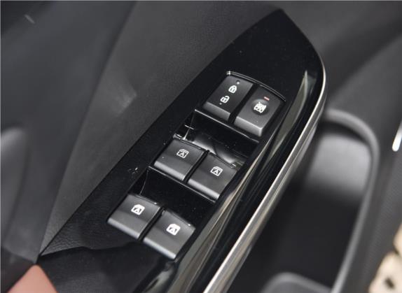传祺GS7 2017款 320T 两驱豪华型 车厢座椅   门窗控制