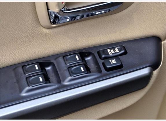 哈弗H5 2010款 欧风版 2.4L 两驱豪华型 车厢座椅   门窗控制